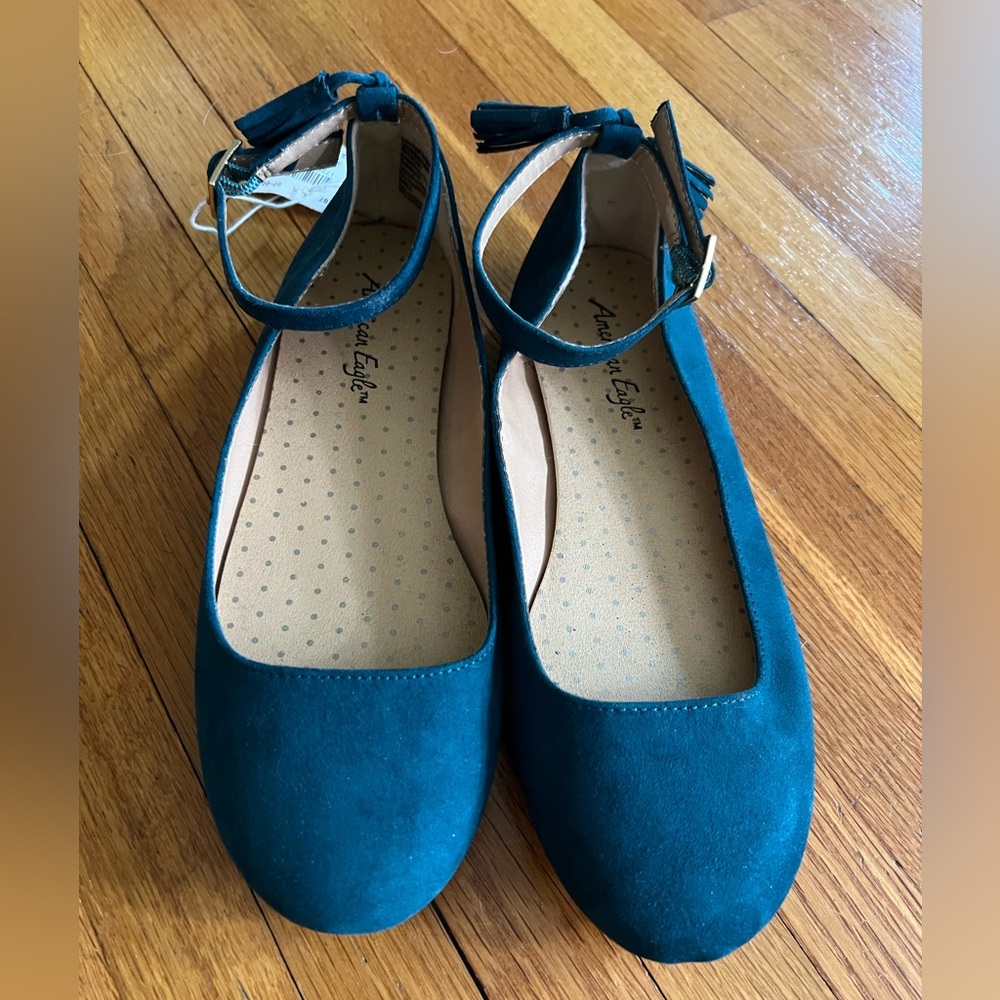 NEW WITH TAGS American Eagle kids size 4.5 green flats